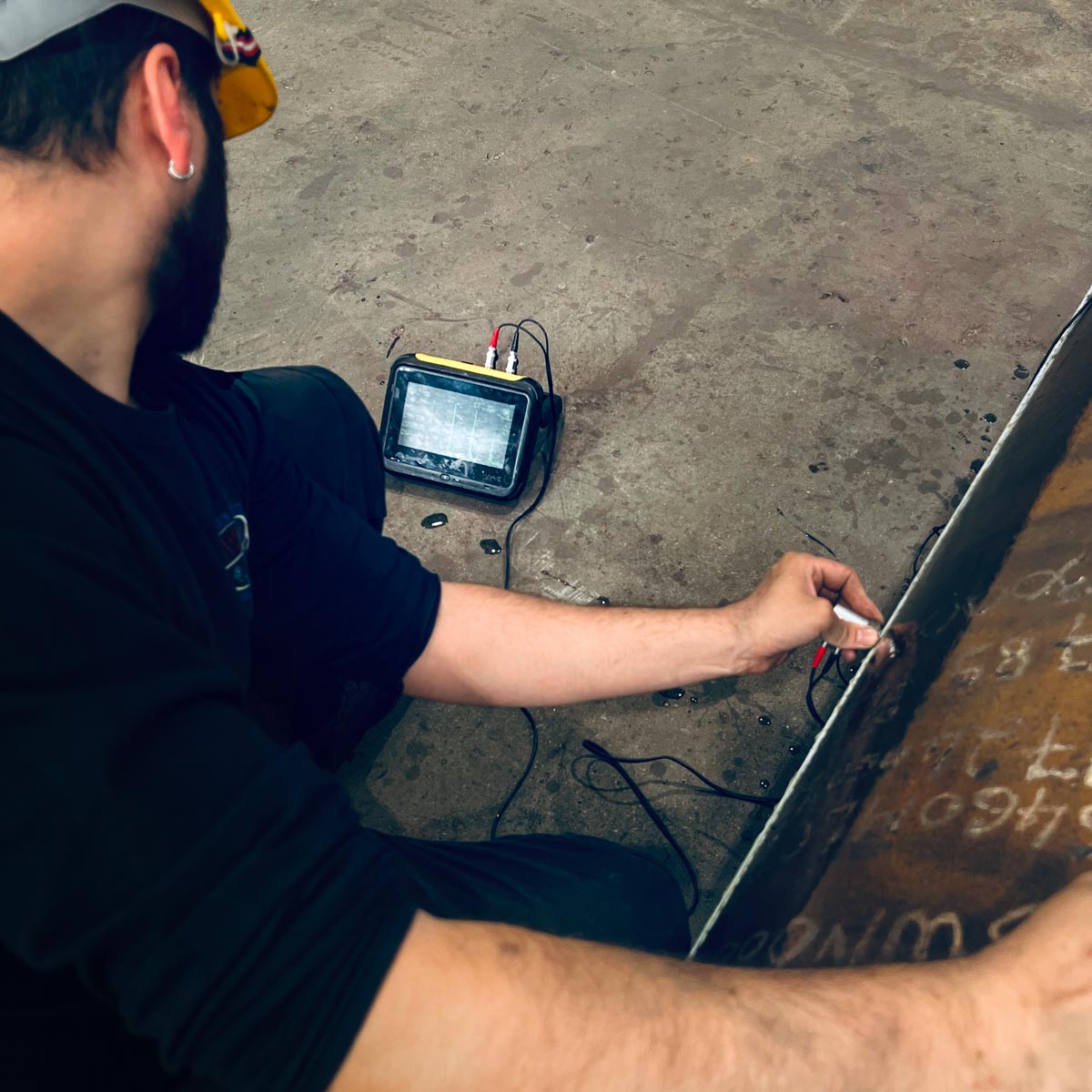 Ultrasonic control phase of a thick calendered sheet metal. Contact us for more information.